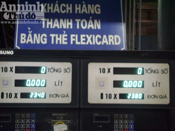 Nhốn nháo mua xăng giờ tăng giá lên 23.400 đồng/lít ảnh 17