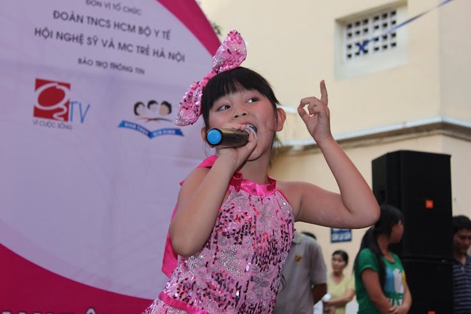 Uyên Linh, Wanbi Tuấn Anh xoa dịu nỗi đau bằng tiếng hát ảnh 5