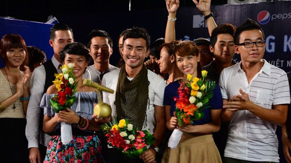 Dustin giành ngôi quán quân VJ Camp 2012 ảnh 6