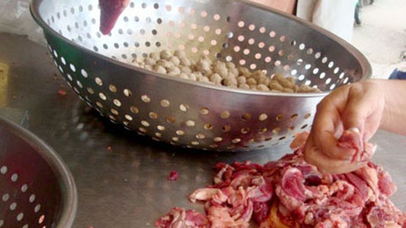 Thịt bò vụn + mỡ lợn, cá + phụ gia=Bò viên ảnh 1