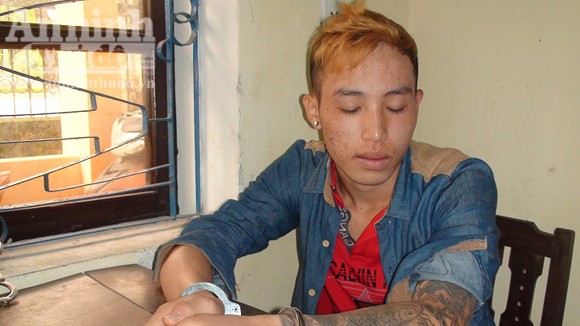 Hàng chục côn đồ xông vào trường đả thương học sinh và cảnh sát ảnh 1