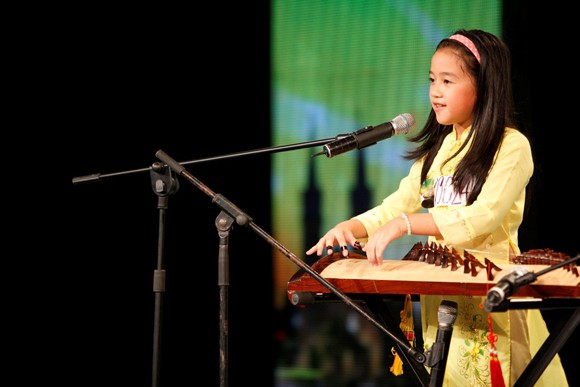Thúy Hạnh nổi bật trên ghế nóng ảnh 2