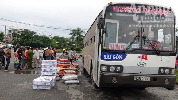Vận chuyển quần áo, thuốc đông dược chung với... thịt lợn "bẩn" ảnh 2