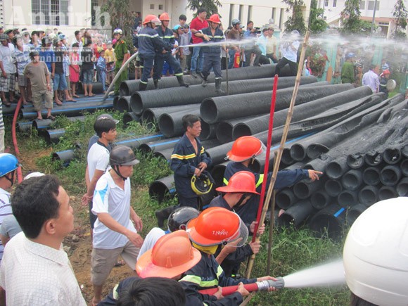 Cháy lớn tại khu vực sân vận động thành phố Tuy Hòa ảnh 2