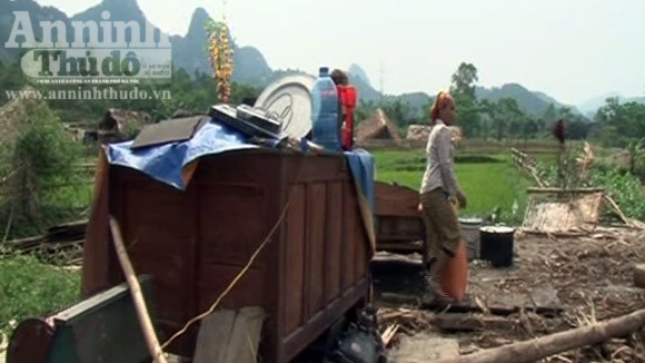 Lốc xoáy tàn phá hơn 20 ngôi nhà, nhiều người bị thương ảnh 2