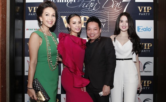 Ngọc Trinh khéo léo khoe vai trần đầy gợi cảm ảnh 7