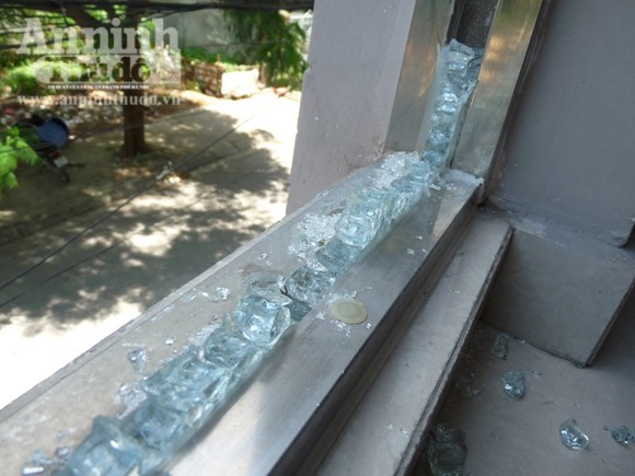 20 đối tượng xông vào nhà dọa cưỡng hiếp chủ nhà và con gái ảnh 2