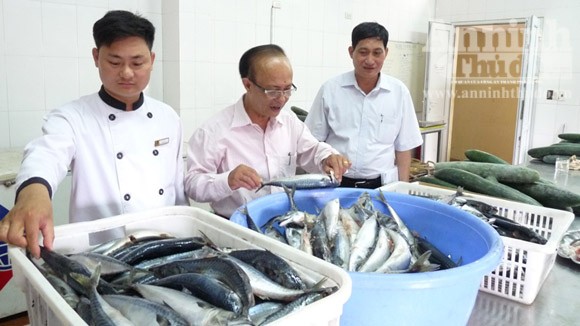 Gần 10.000 suất ăn miễn phí cho các bậc phụ huynh và thí sinh ảnh 1
