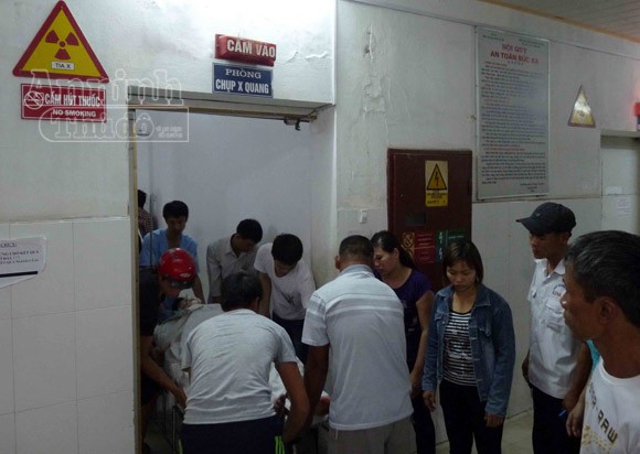 Ô tô “điên” đâm liên hoàn, 5 người nhập viện ảnh 4