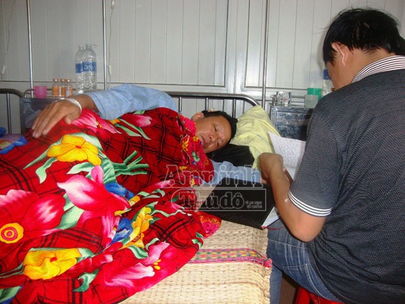 Vô cớ bị hàng xóm dùng ống tuýp đánh trọng thương ảnh 1
