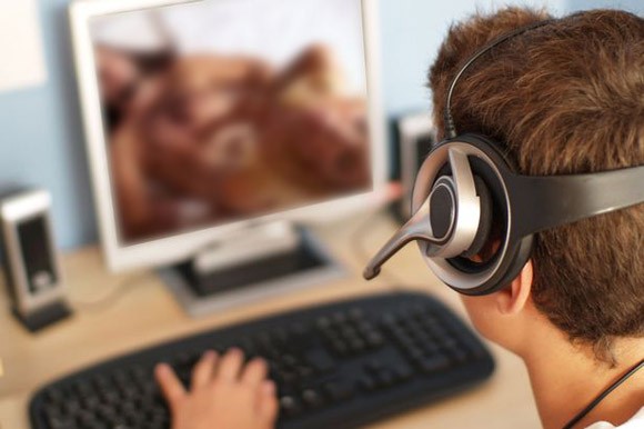 Nghiện phim khiêu dâm, bé trai 10 tuổi cưỡng hiếp bé gái 8 tuổi ảnh 1