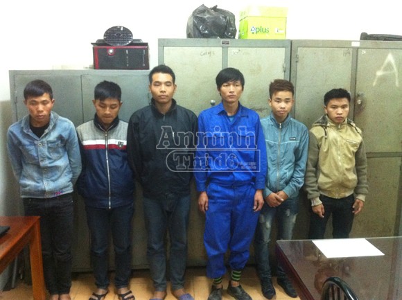 10 thanh niên sa vòng lao lý vì cướp 1 chiếc xe máy ảnh 2