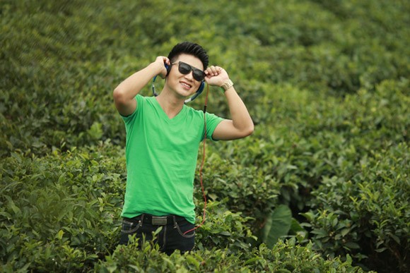 Chàng ca sĩ điển trai Việt Tú tung single "hot" đón Giáng sinh ảnh 1