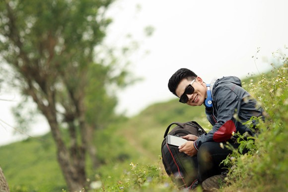 Chàng ca sĩ điển trai Việt Tú tung single "hot" đón Giáng sinh ảnh 4