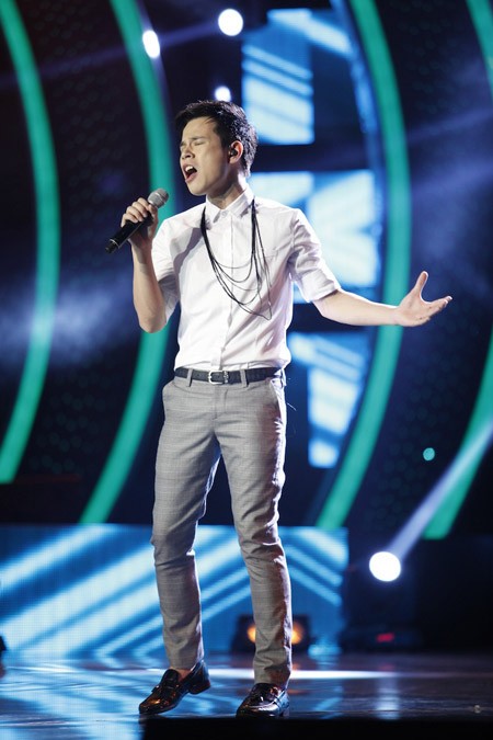 Đông Hùng bất ngờ lọt top nguy hiểm, Anh Quân chia tay Vietnam Idol ảnh 7
