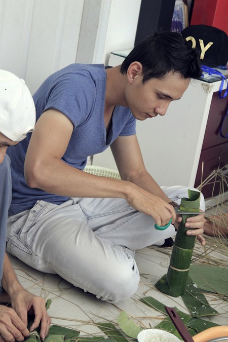 Trúc Diễm, Minh Béo gói bánh chưng, bánh tét tặng người nghèo ảnh 8