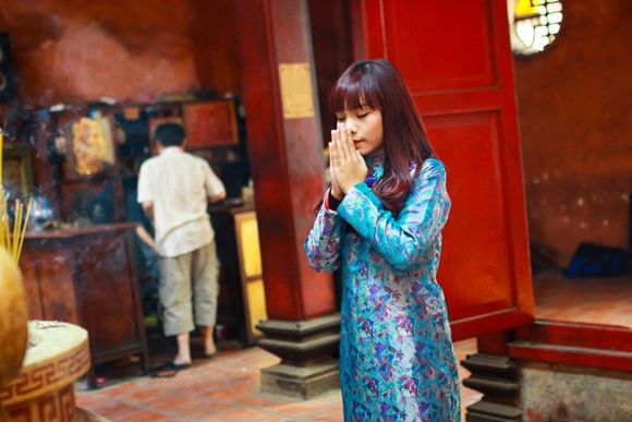 Bùi Anh Tuấn tái ngộ cùng Hương Tràm trong MV mới ảnh 12