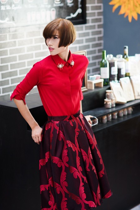 Trang "Lạ" cá tính với gam màu đỏ ảnh 2