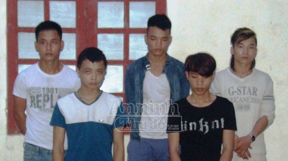 Bắt nhóm đạo chích khoét tường, chôm tài sản ảnh 1
