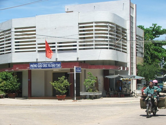 Trộm đột nhập phòng giáo dục huyện, “ẵm” két sắt chứa hơn 300 triệu đồng ảnh 1