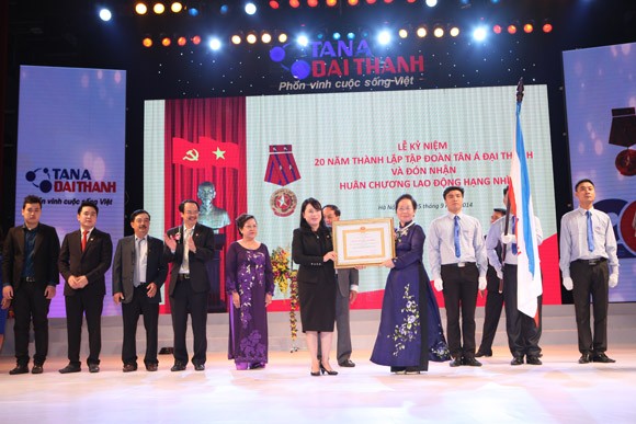 Tập đoàn Tân Á Đại Thành đón nhận Huân chương lao động hạng Nhì ảnh 1