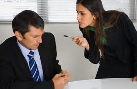 Độc chiêu "hạ gục" bà sếp mê trai trẻ ảnh 2