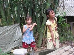 “Bản chết” Pom Loi khắc khoải sau "bão" HIV/AIDS ảnh 3