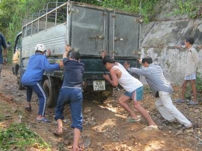 Những người đàn ông không lấy vợ vì... nghèo và sĩ ảnh 2