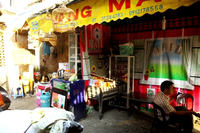 Bát nháo, "cướp" cả nơi ở của thánh thần ảnh 2