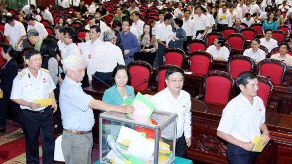 Đề nghị tạm dừng việc lấy phiếu tín nhiệm ảnh 1