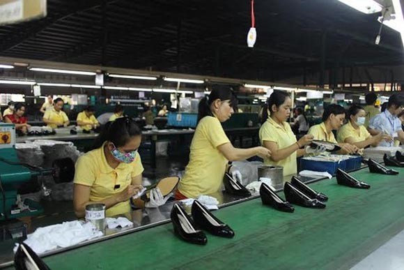 Hãy thể hiện lòng yêu nước một cách ôn hòa ảnh 1