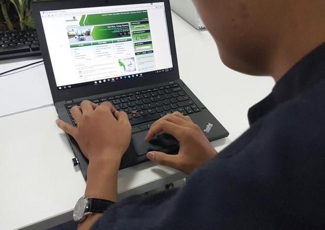 Bỗng dưng nhận được khoản tiền nhỏ vào tài khoản, cẩn thận bị tội phạm lừa ảnh 1