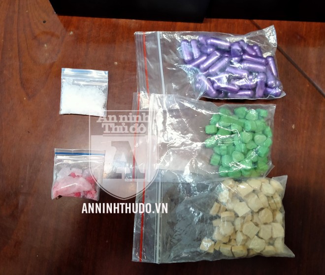 [CLIP] Ôm bọc ma túy lớn, 'nữ quái' vờ dắt theo chó... đi khám bệnh ảnh 3