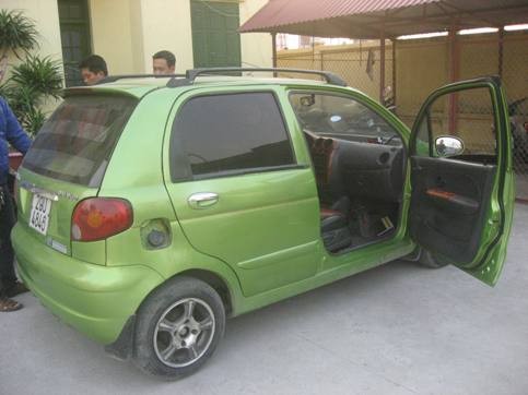 Bắt quả tang chủ gara ô tô đang “chỉnh” đồng hồ taxi ảnh 1