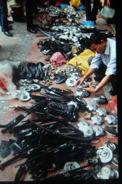 “Đánh” trọn ổ trộm cắp, tiêu thụ hàng nghìn phụ tùng ô tô ảnh 1