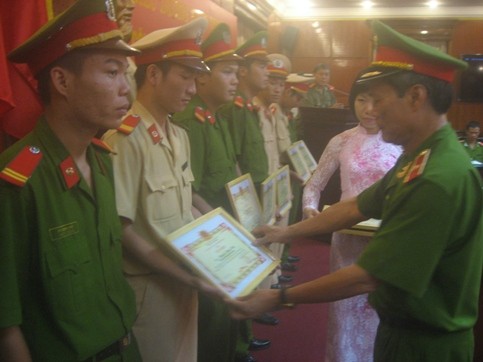 “Cất lưới” 3 vụ tàng trữ súng, ma túy trên 1 cung đường ảnh 3