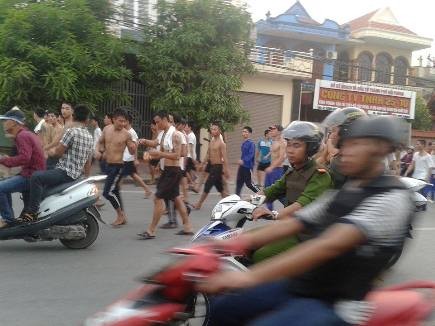 Hải Phòng: Náo loạn đường phố vì cả trăm người cai nghiện bỏ trung tâm ảnh 4
