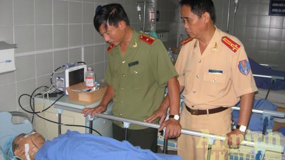 Cần nghiêm trị những kẻ chống người thi hành công vụ ảnh 1