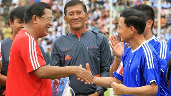 “Ngoại giao bóng đá” ảnh 1