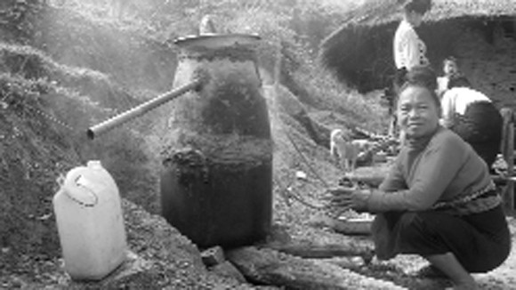 Nồng nàn rượu “tùng xẻo” ảnh 1