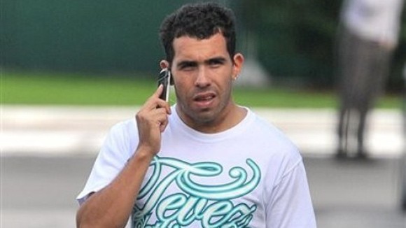 AC Milan giải cứu Tevez ảnh 1