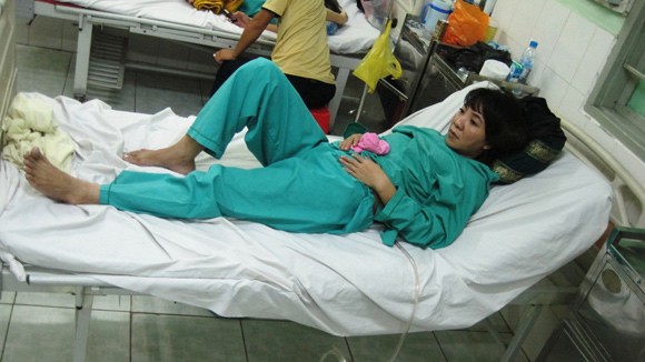Xông vào bệnh viện chém trọng thương 2 mẹ con ảnh 1