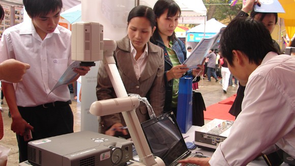 Hàng loạt khoản thu bị loại khỏi quỹ phụ huynh học sinh ảnh 1