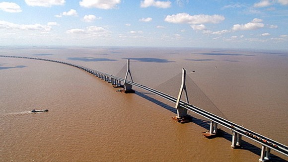 Xây cầu dài nhất qua sông Hồng ảnh 1