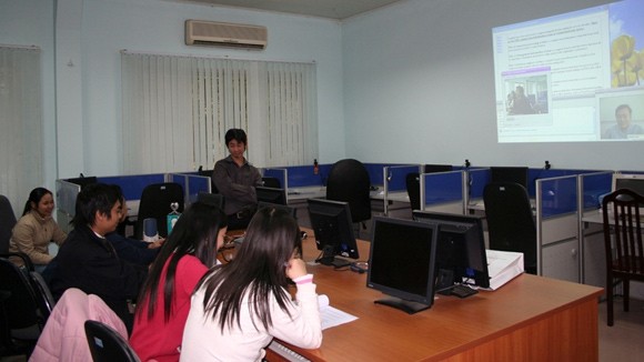 Học tiếng Anh trong nhà trường: Cả một sự phí phạm ảnh 1