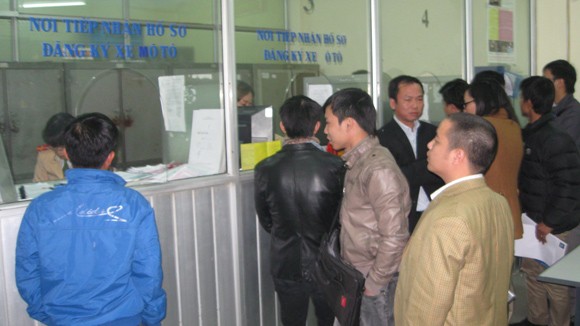 Đăng ký ô tô mới tăng 300% ảnh 1