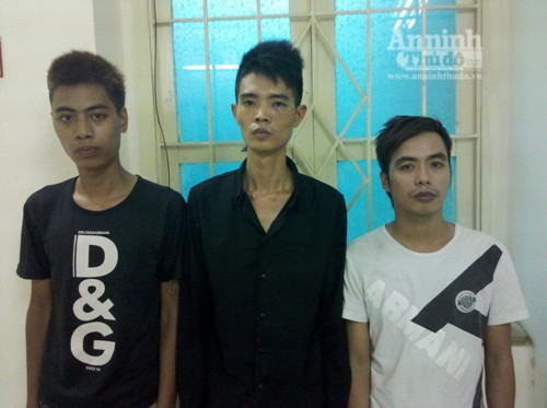 Tiêu thụ xe gian và “bảo kê” tiếp viên nữ ảnh 2