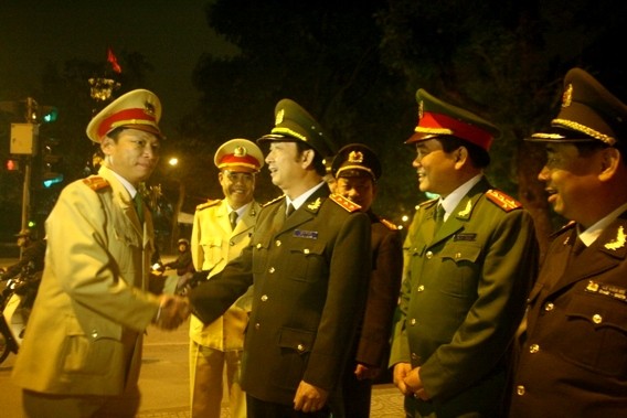 Thượng tướng Đặng Văn Hiếu kiểm tra công tác ứng trực Tết của CAHN ảnh 3