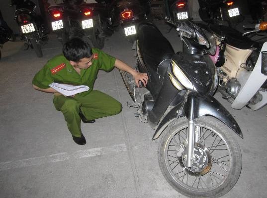 Sinh viên năm 4 đi cướp giật, gặp ngay CSCĐ ảnh 2
