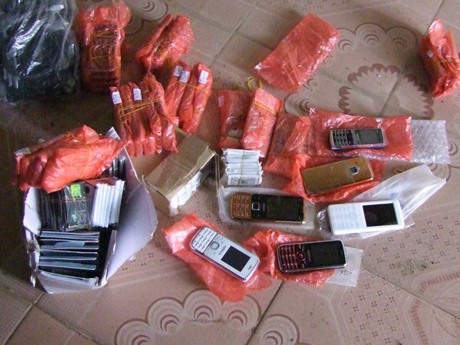 Thùng hàng vô chủ tại sân ga Đồng Đăng ảnh 1